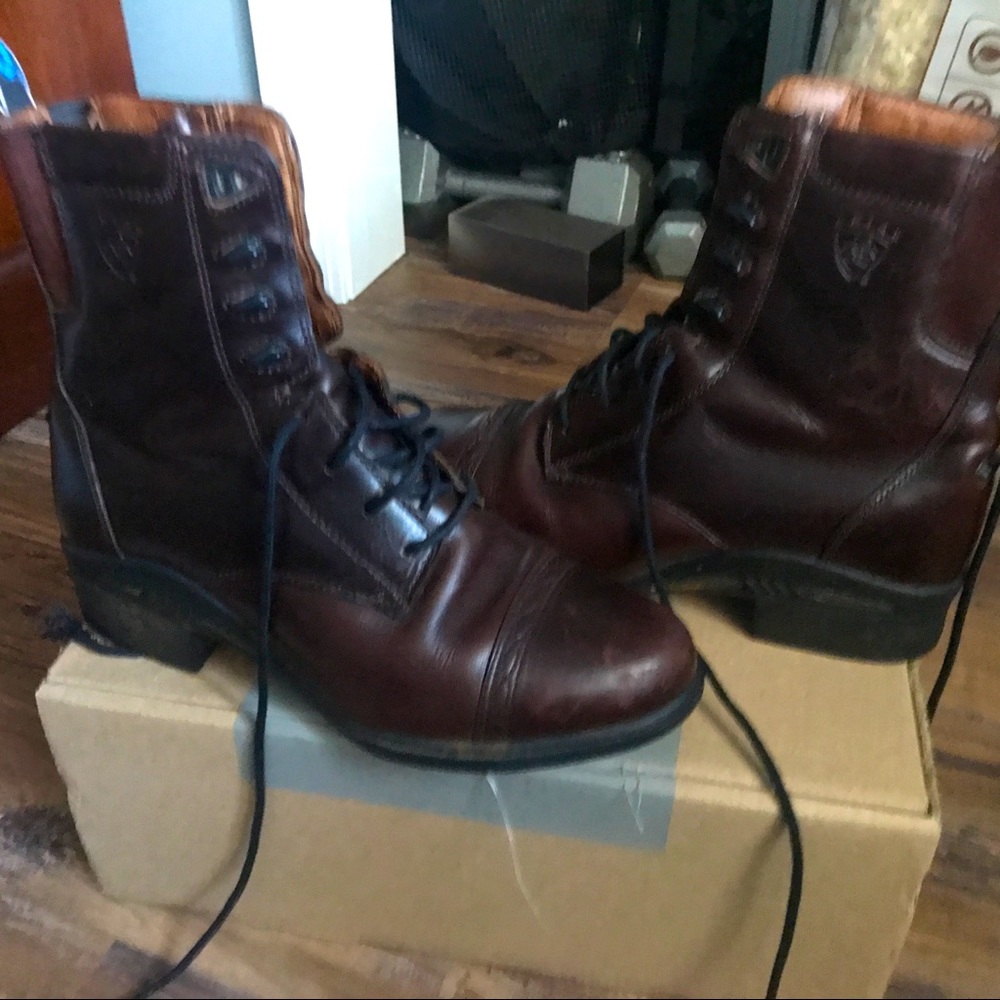 Ariat Paddock Boots sz 8